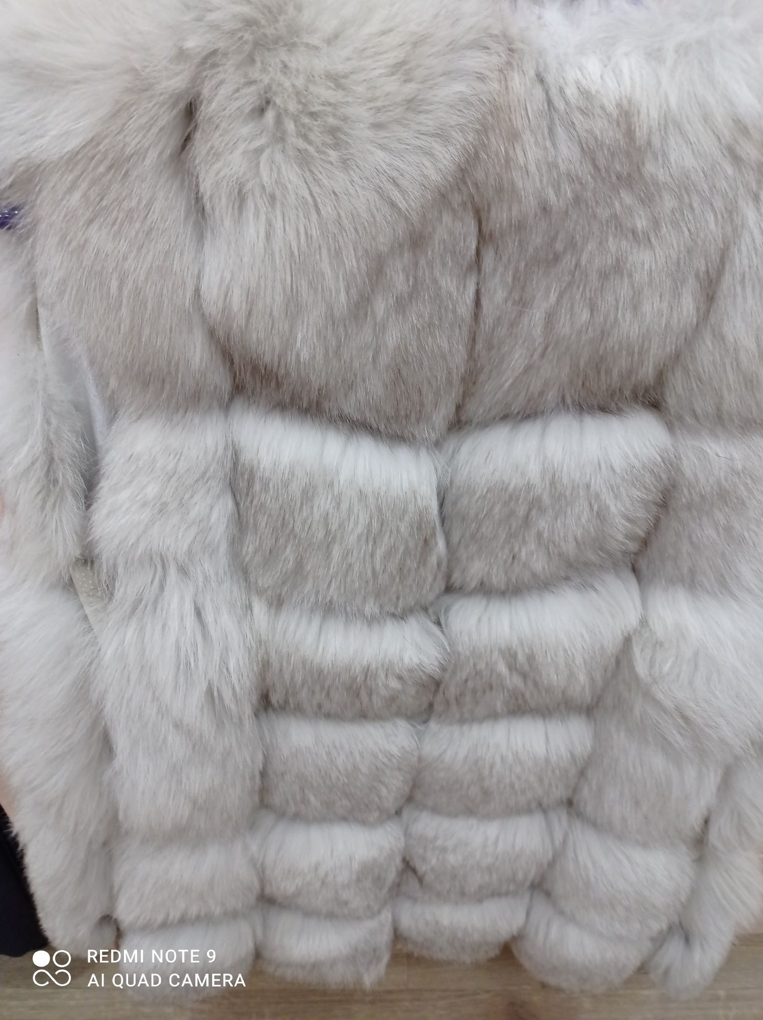 Продам безрукавку-жилетку