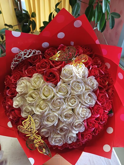 Oferta 101 trandafiri din săpun