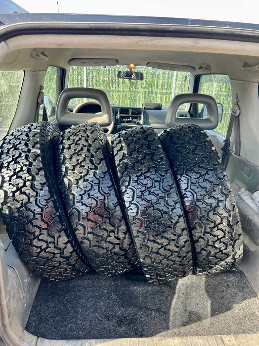 Гуми за офроуд MAXXIS Worm-drive 175 75 r15 ЧИСТО нови! В гаранция!