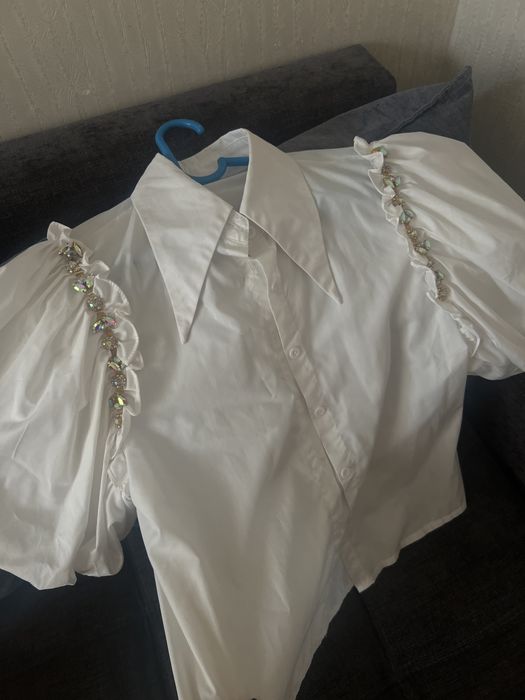 Рубашка белая со стразами