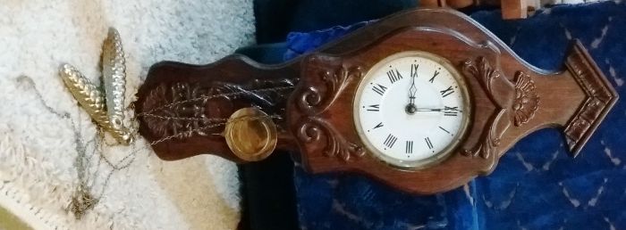 Ceas de perete cu pendula