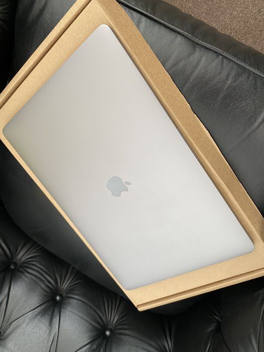 MacBook Pro 15-inch / Intel Core i7 / 16 Gb RAM / 512 gb / Space Gray