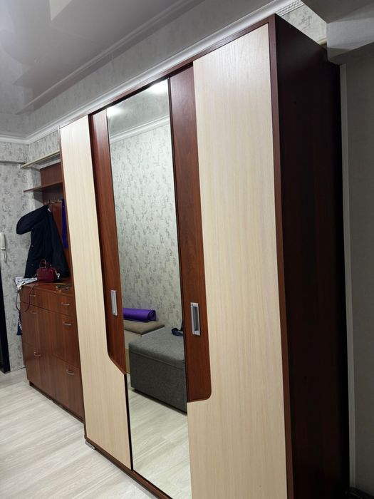 Продам шкаф и прихожую