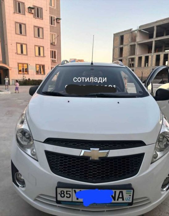 Автомобиль спарк сотилади