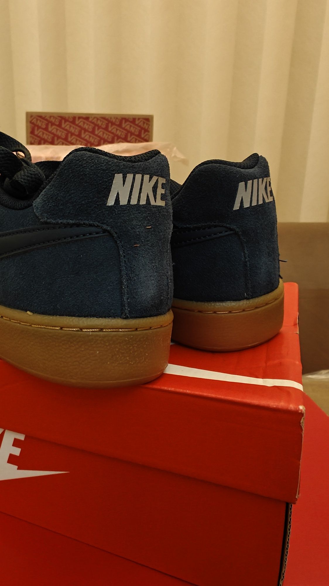 Кеды замшевые Nike Court Royale Suede