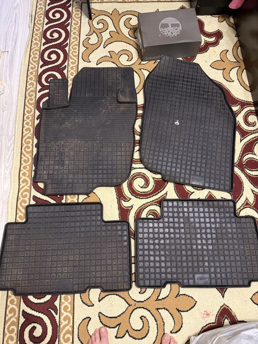 Продам полики от Rav4