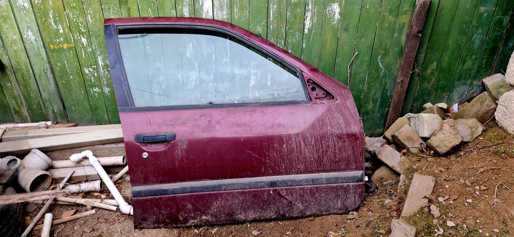 Продам двери для авто от Nissan Primera