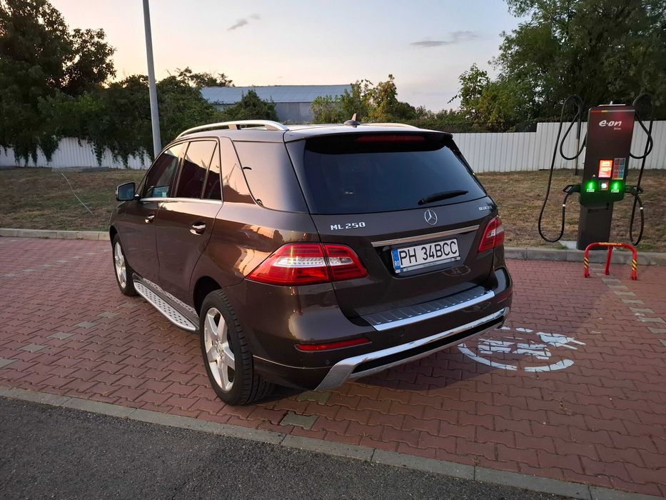 Vând Mercedes Benz 250 AMG 4Matic Blue Tec