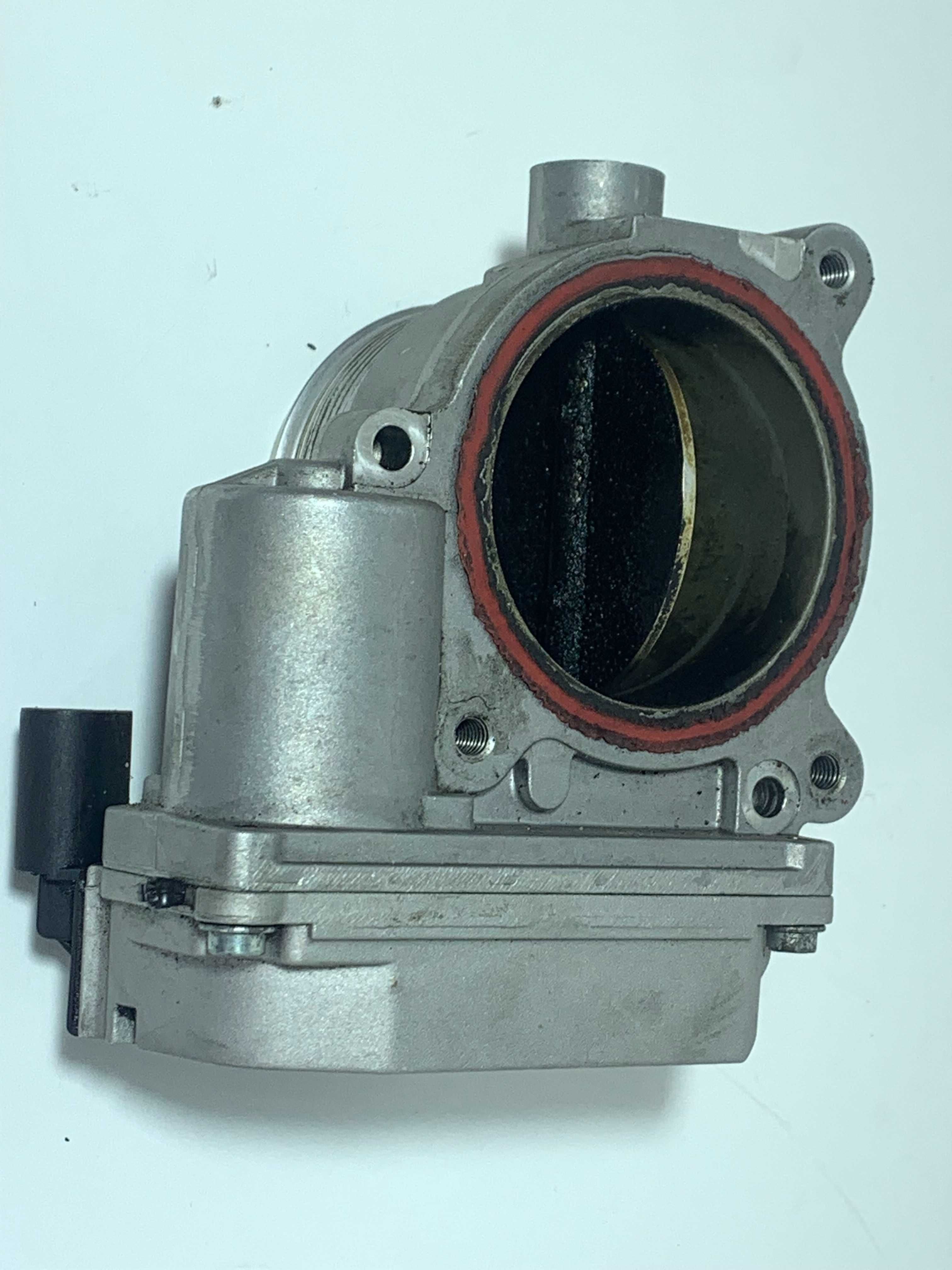 Дроселова клапа за Ауди Audi A4,A5,A6,A8,Q5,Q7  4E0145950C
