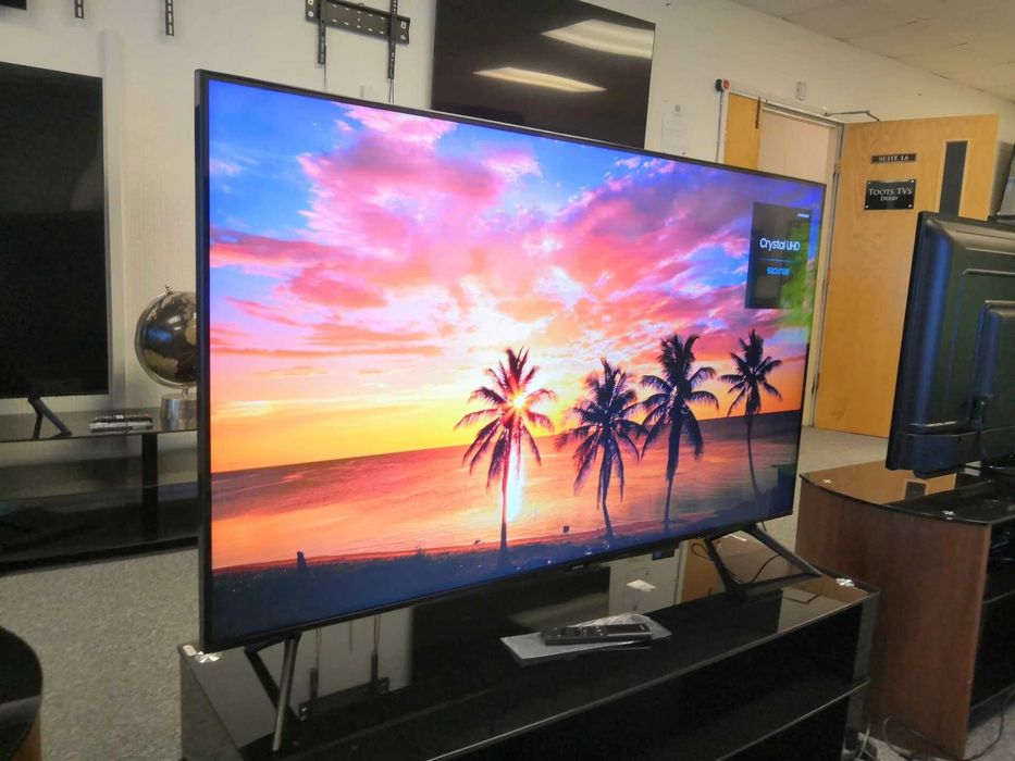 Телевизор Samsung 55 DU7100 Crystal 4K UHD SmartThings Tizen
