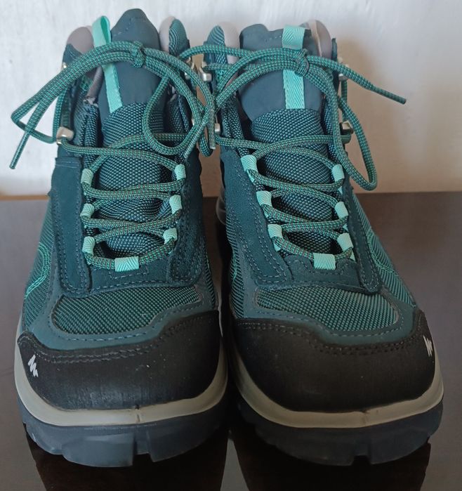 Дамски туристически обувки Quechua