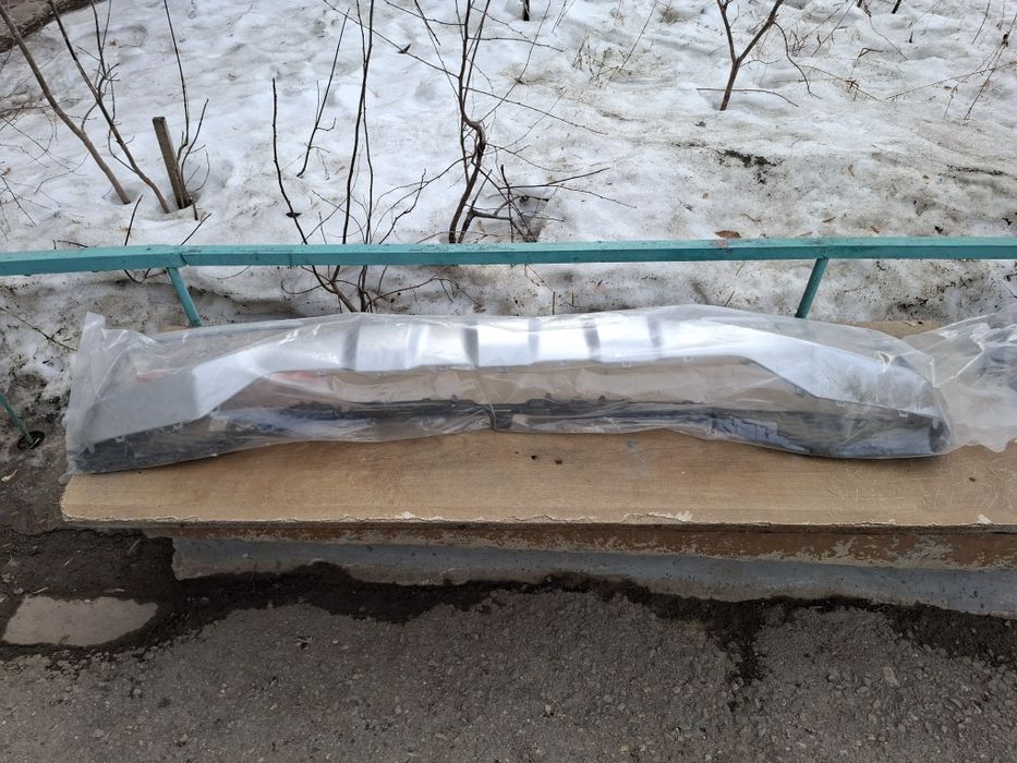 Продам накладку заднего бампера на Киа Спортейдж 2025 года.