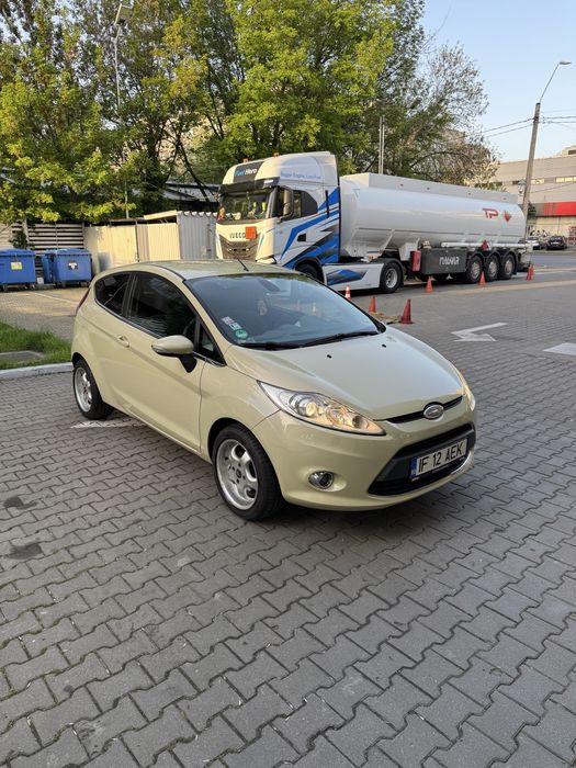 Vand Ford Fiesta 1.6 TDCI impecabil