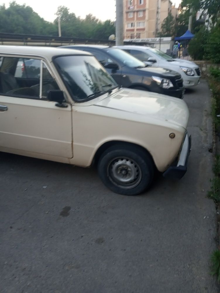 Moshina sotiladi Жигули ваз21011