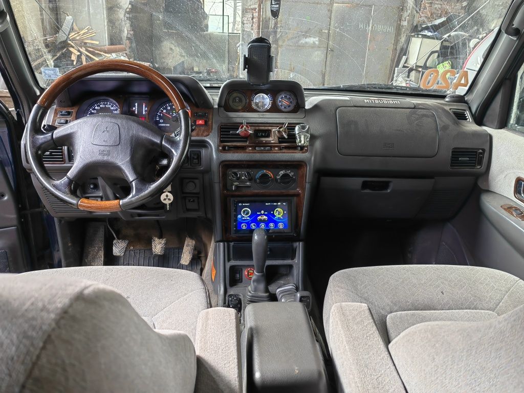 Mitsubishi pajero2