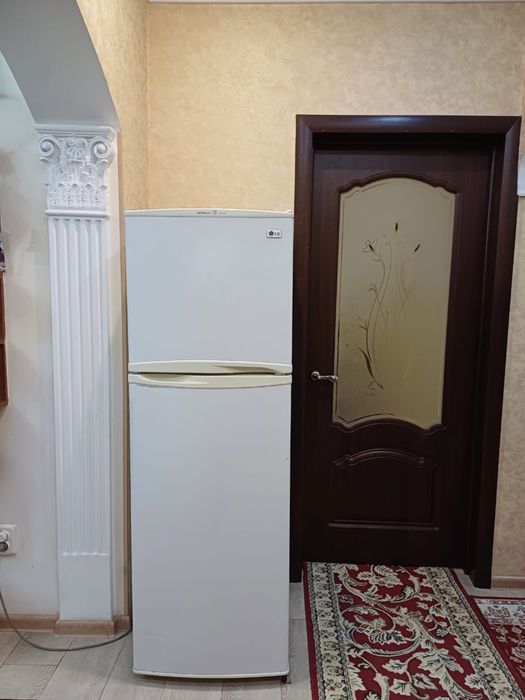 Продам двухкамерный холодильник LG.No-frost(самооттайка)Могу доставить
