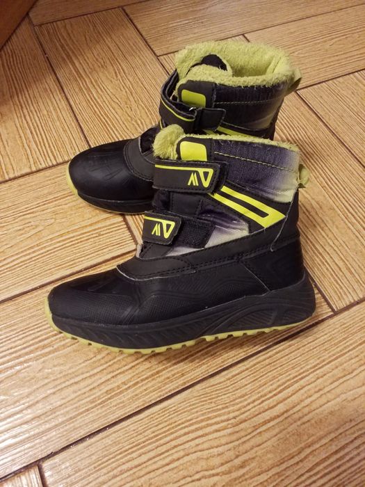 Cizme impermeabile mărime 33.