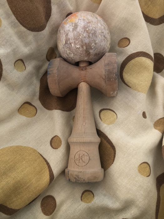 Kendama fara ata schimb cu o ata de rezerva