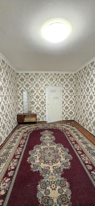 Сотилади Чилонзор 20 квартал 2 хонали зеркальный 54 КВ м