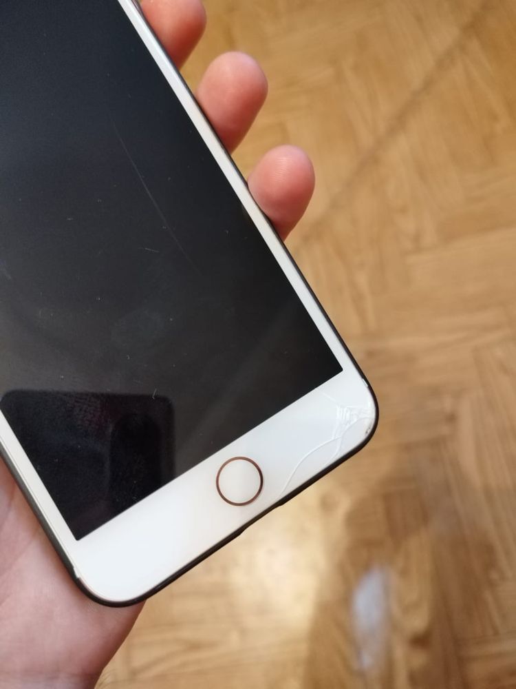 Продам айфон 7 +