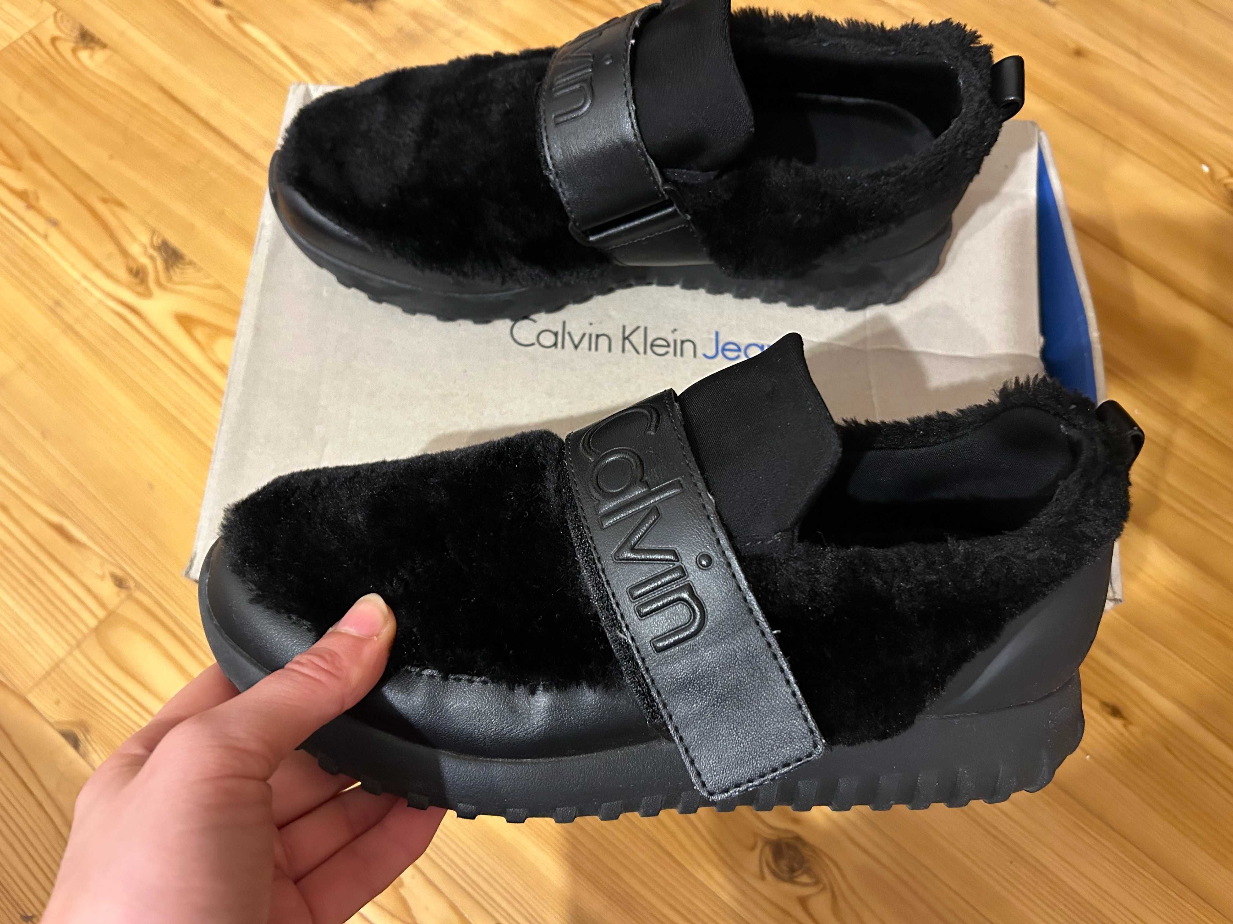 Calvin Klein нови меки обувки CK, 39