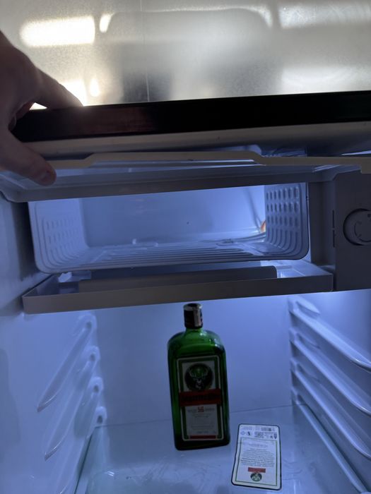 Холодильник мини иделаьном состоянии почти новый