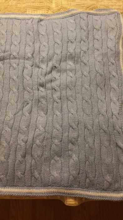 Бебешко одеяло- 2бр.(1-то е ръчно плетено)