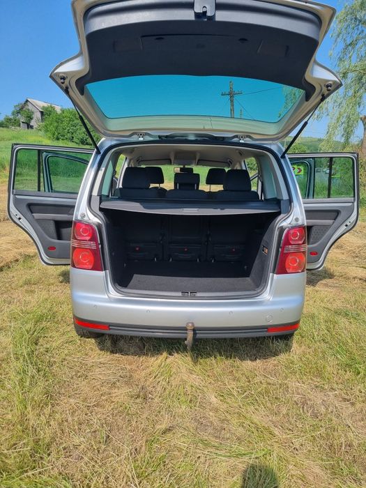 Vând wolkswagen touran