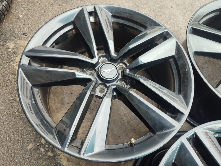 19" оригинални алуминиеви джанти за Ford Mustang.