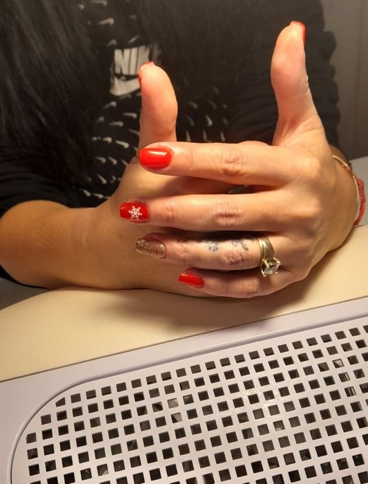 Aplic unghii cu gel piata progresu 80 lei