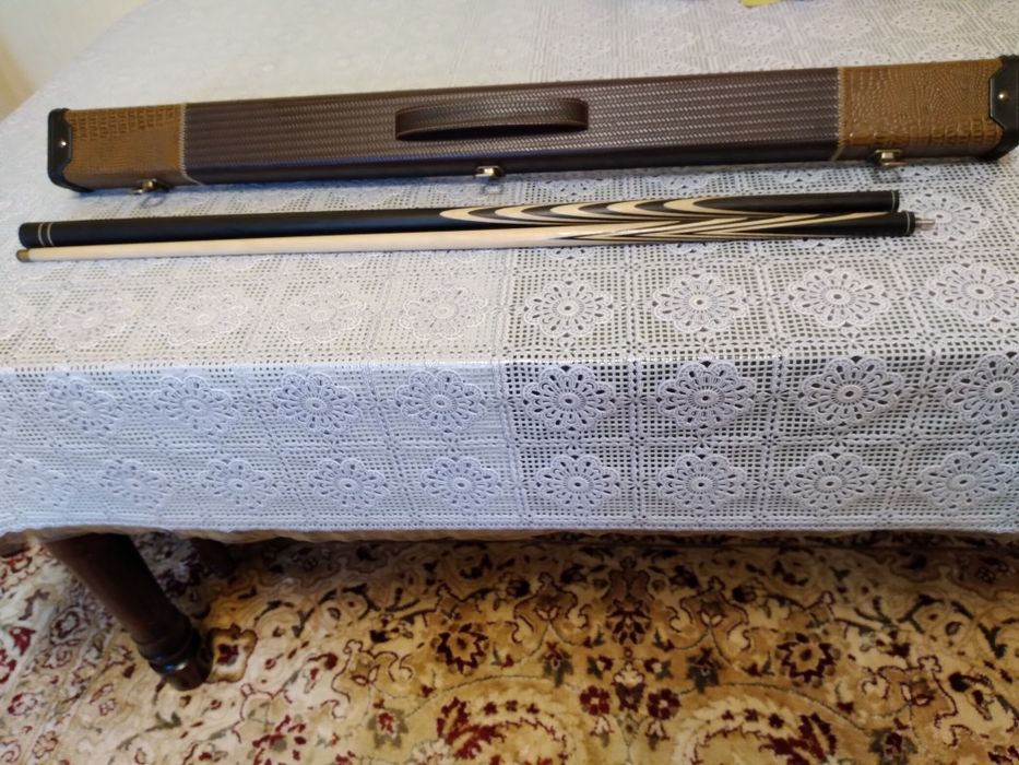 Кий бильярдный в отличном состоянии,