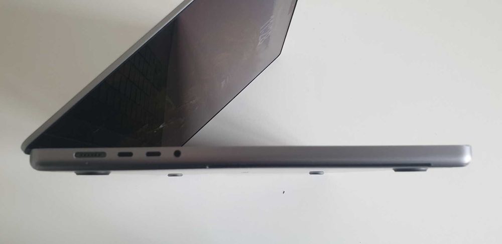 Продавам MacBook Pro, M1, 16GB RAM, 500GB SSD, 16 inch, 2021г.