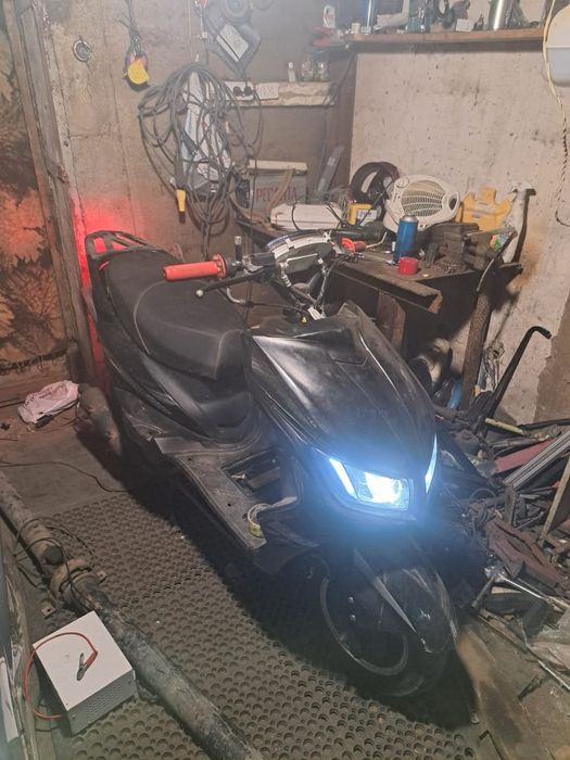 Продам скутер м8