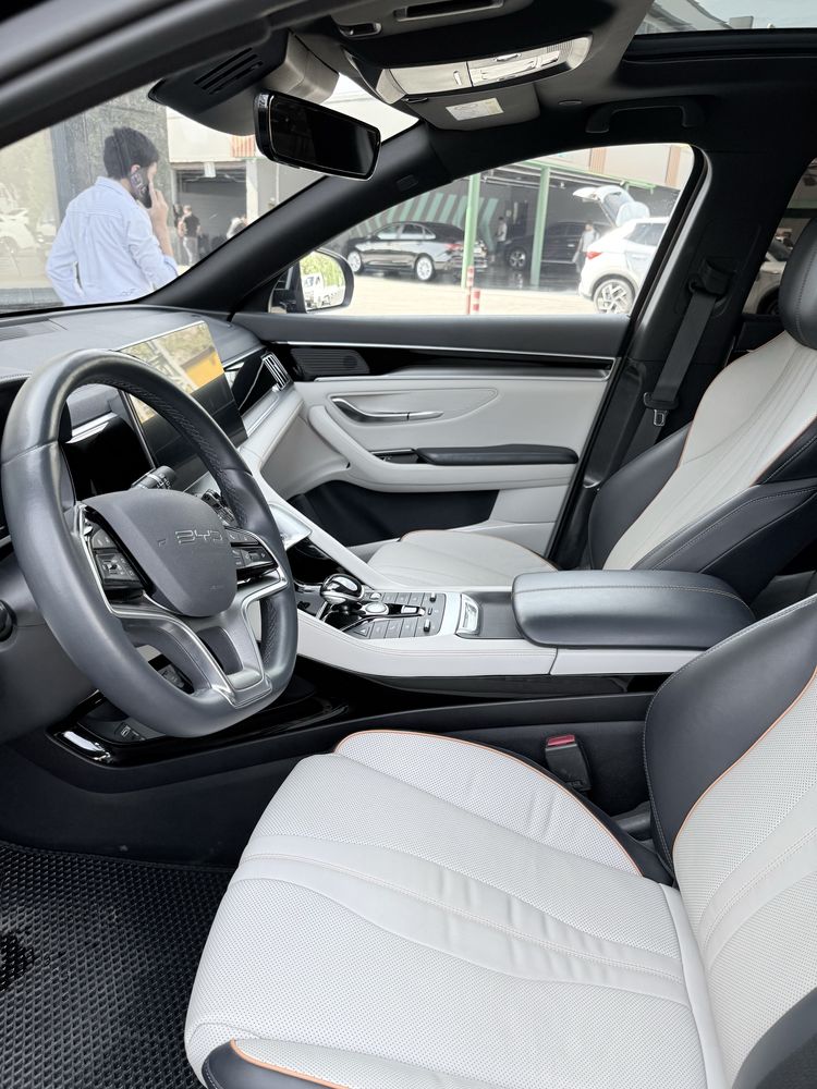 BYD Song plyus 2 позиция Gibrid сотилади. 2023 йил 55.000 халол.
