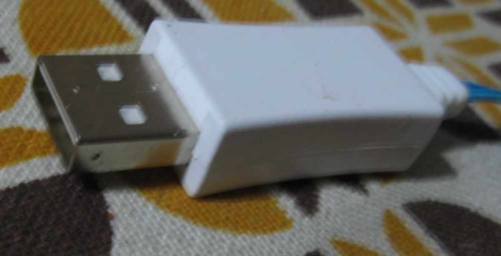 Два броя микро USB кабели за зарядно за телефон