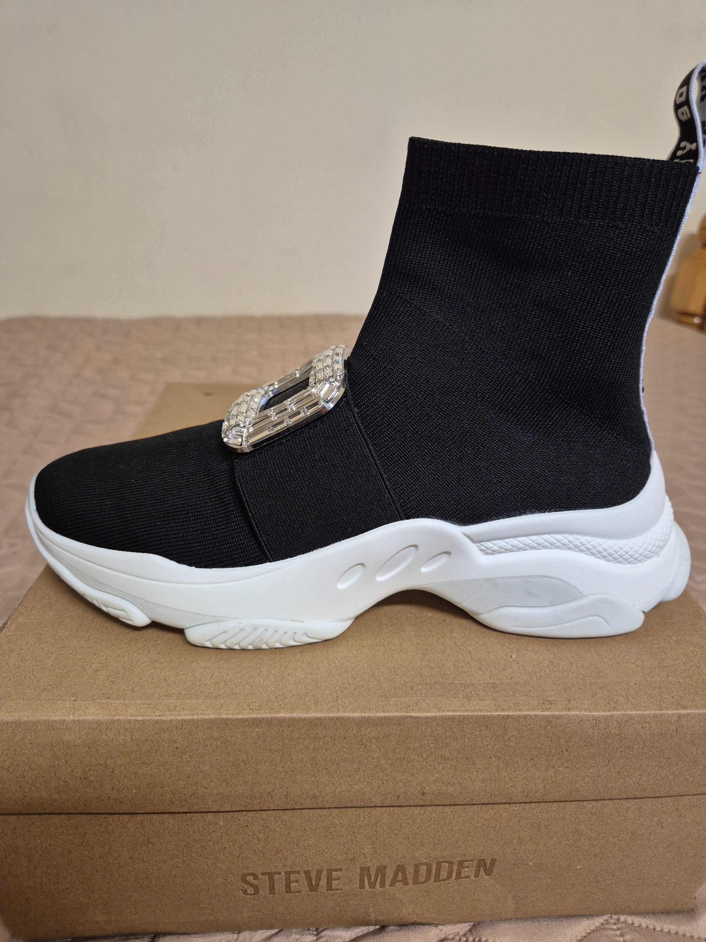 Спортно-елегантни обувки тип чорап "Steve Madden"