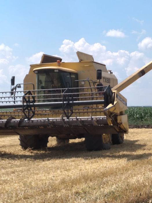 Combina New Holland TX68