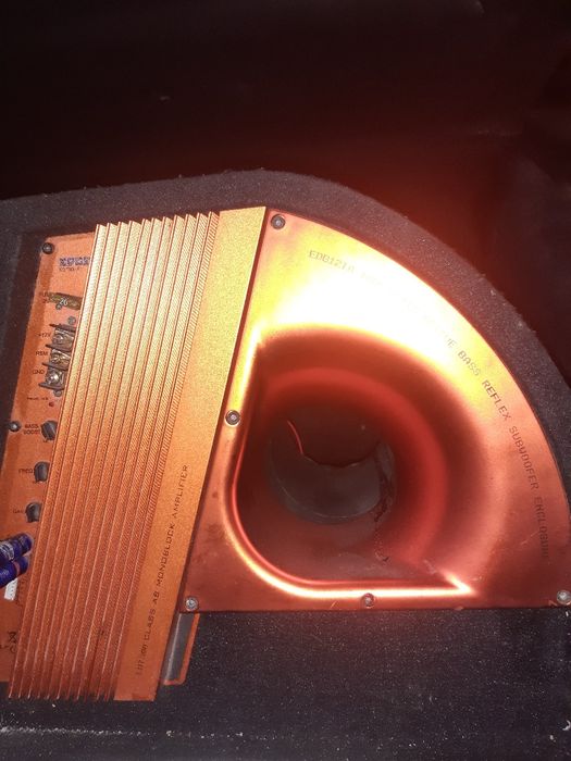 Subufăr auto 1800 w