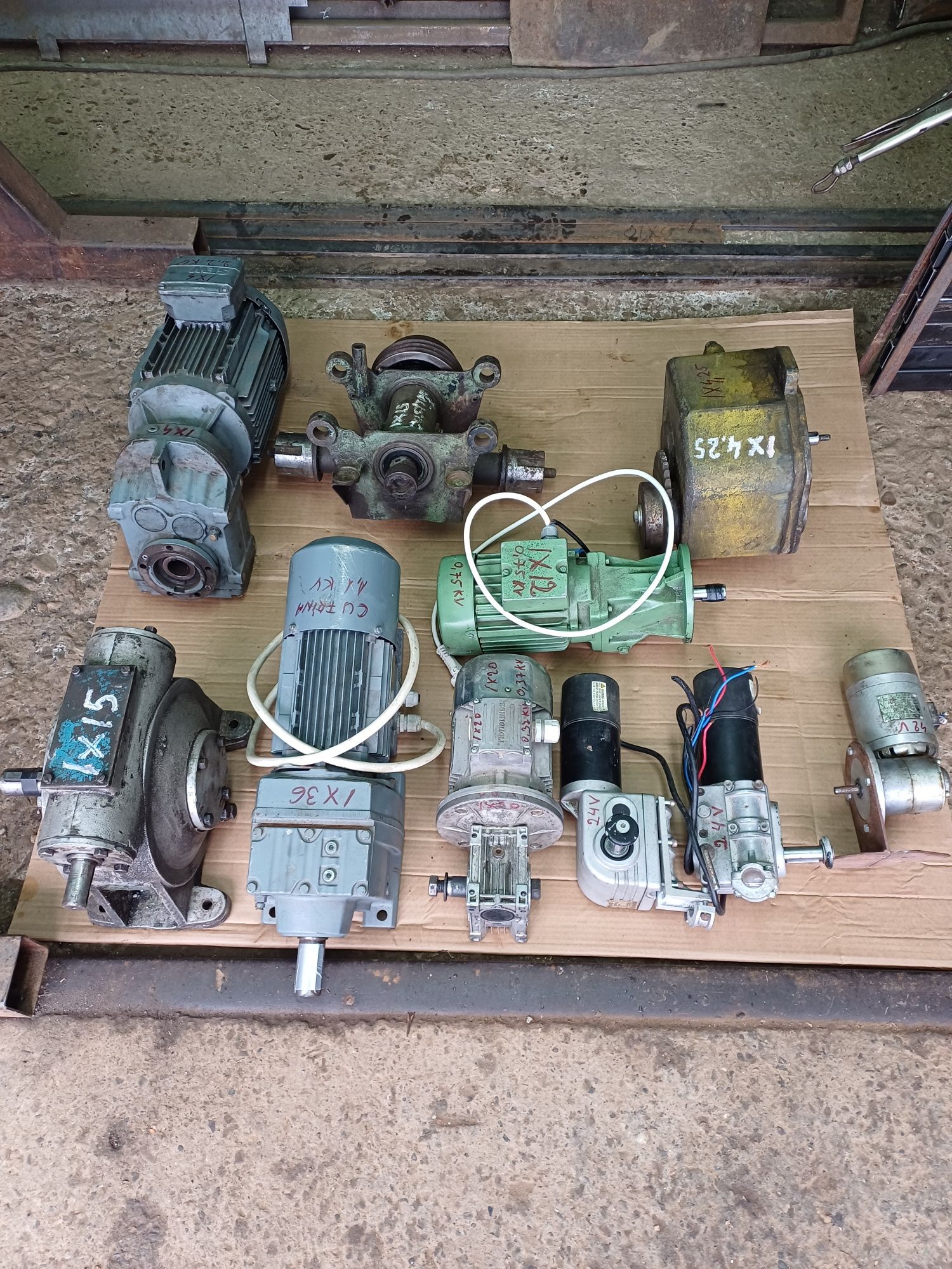 Motoreductoare 380, 220, 48 V ,24 V