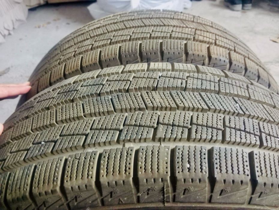 Продам зимний шины 205/60/16