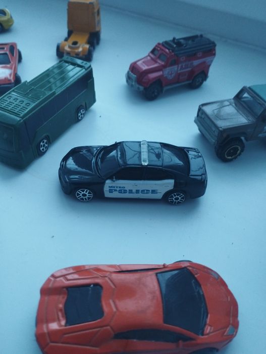 Продам игрушечные машинки