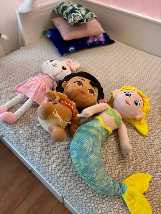 Plusuri Mari Vaiana, Mica sirena și Iepurasul