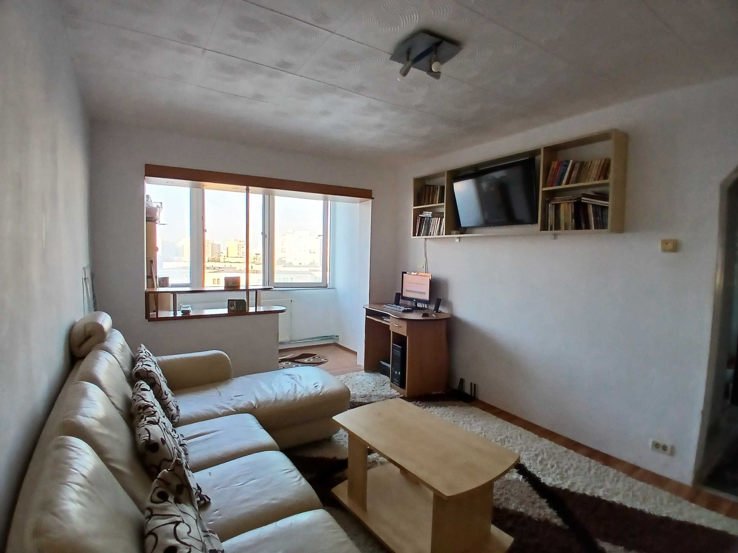 Vand apartament 3 camere decomandat