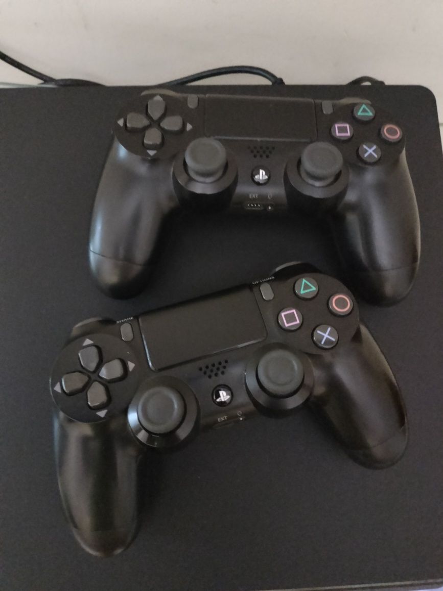 PS4 продается срочно!!!