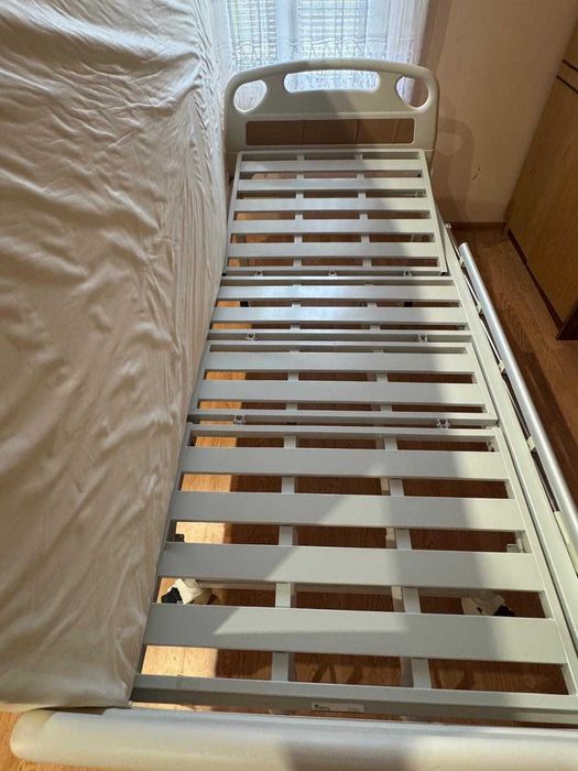 механично болнично легло