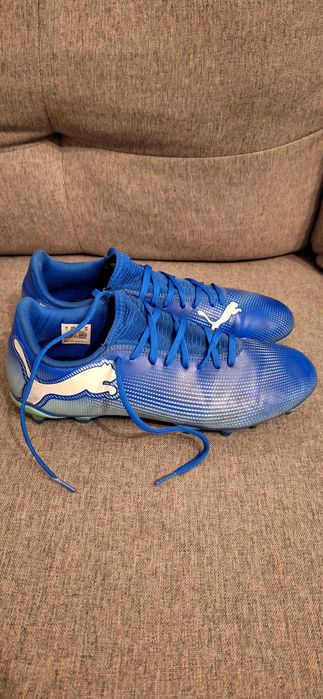 Ghete de fotbal puma marimea 40.5 pret:50 lei