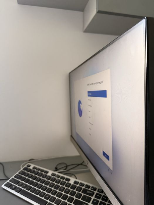 Asus All-in-One V241 – i3 Gen 11, 8GB RAM, 256GB SSD – Stare excelentă