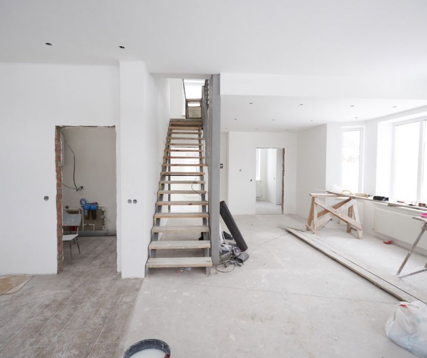 Constructii case, finisaje interioare, tencuiala mecanizata, glet