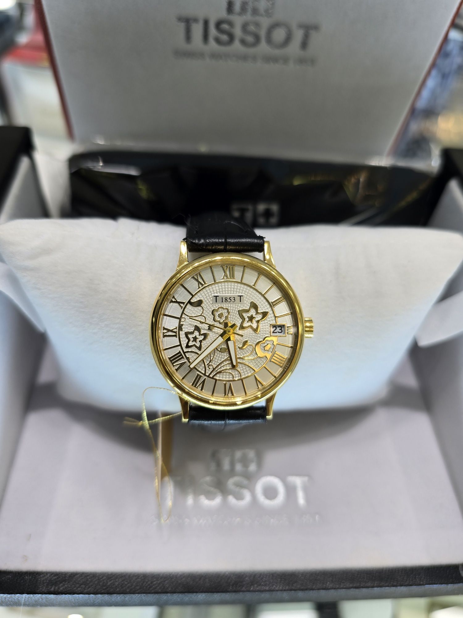 Продаю золотые часы Tissot 750 пробы
750 пробы