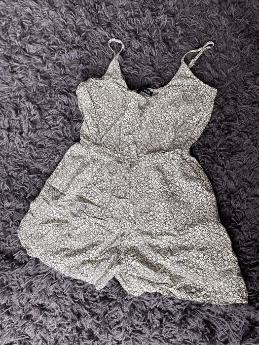 Blugi diferite modele , salopeta si gentuta